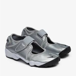 Nike Air Rift Tabi Mary Jane Sneakers 9 / 40.5
